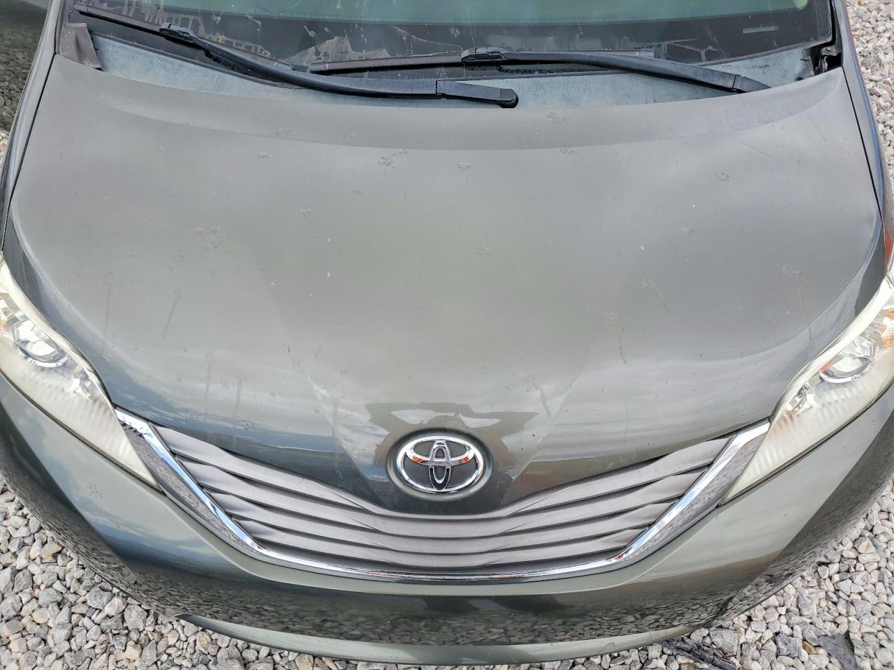Toyota Sienna Xle 8-passenger
