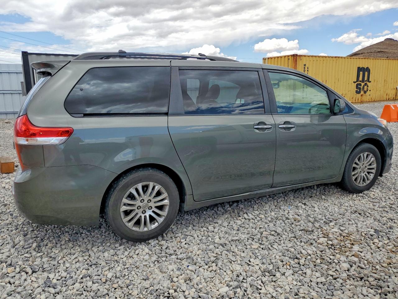 Toyota Sienna Xle 8-passenger