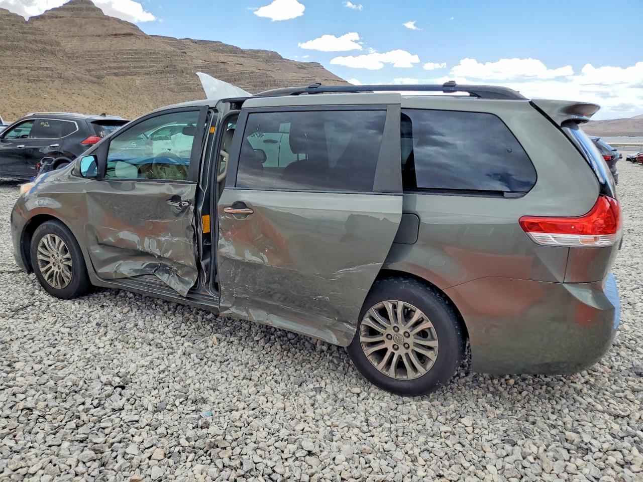 Toyota Sienna Xle 8-passenger