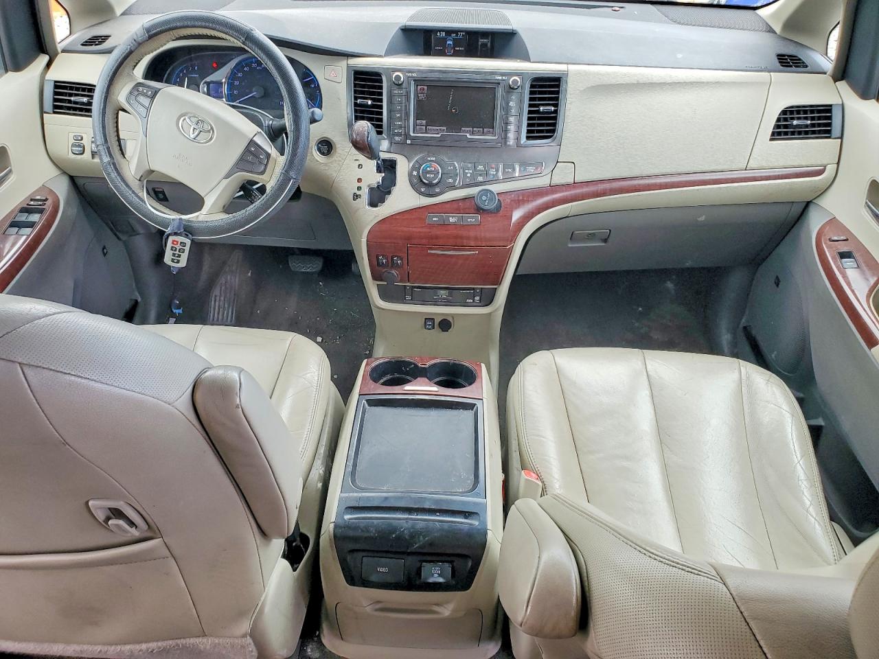 Toyota Sienna Xle 8-passenger