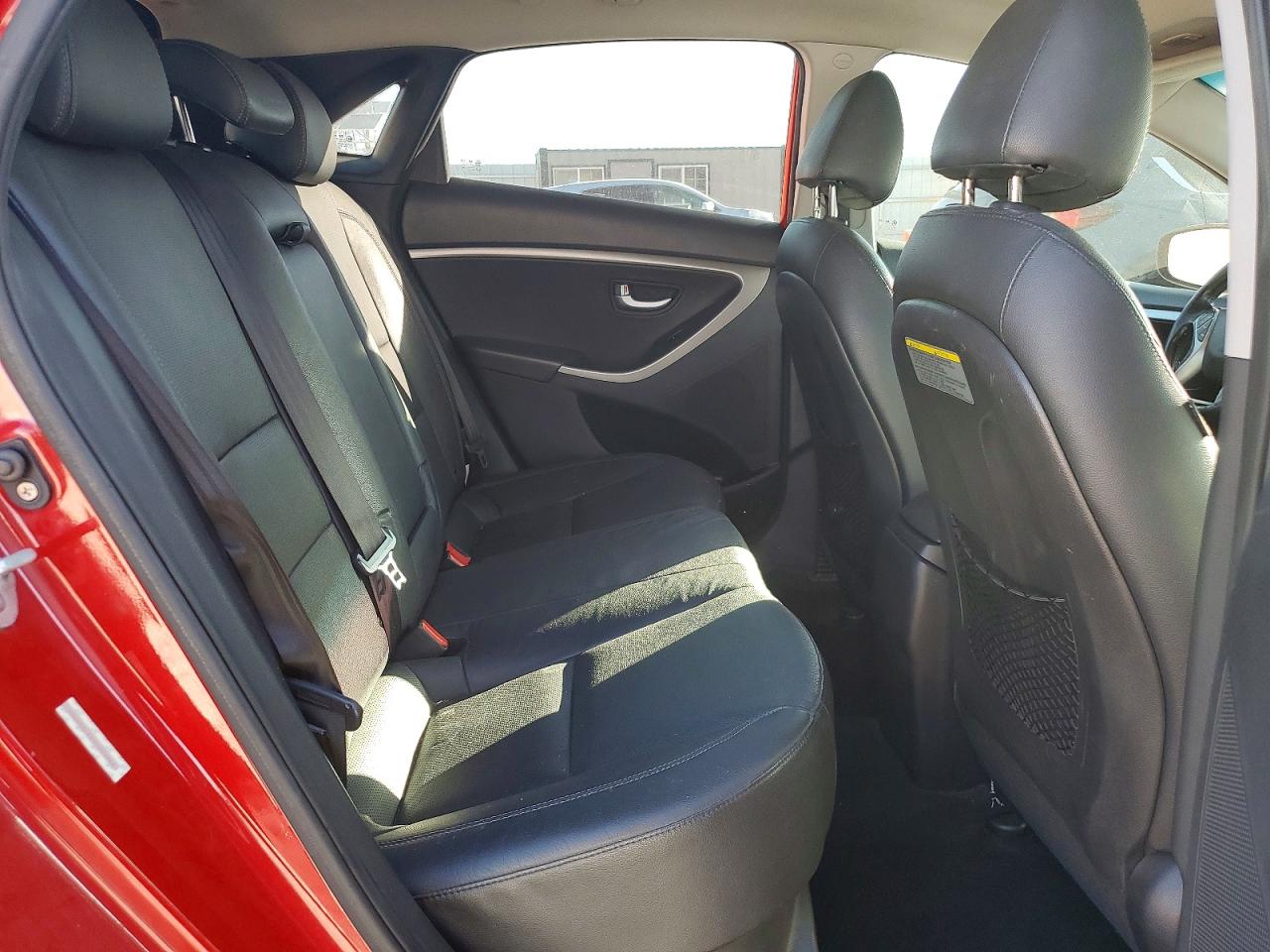 Hyundai ELANTRA Base