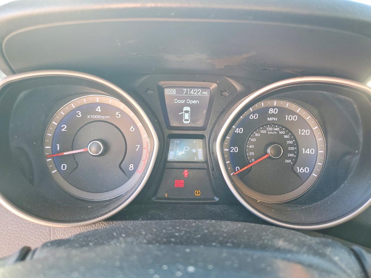 Hyundai ELANTRA Base