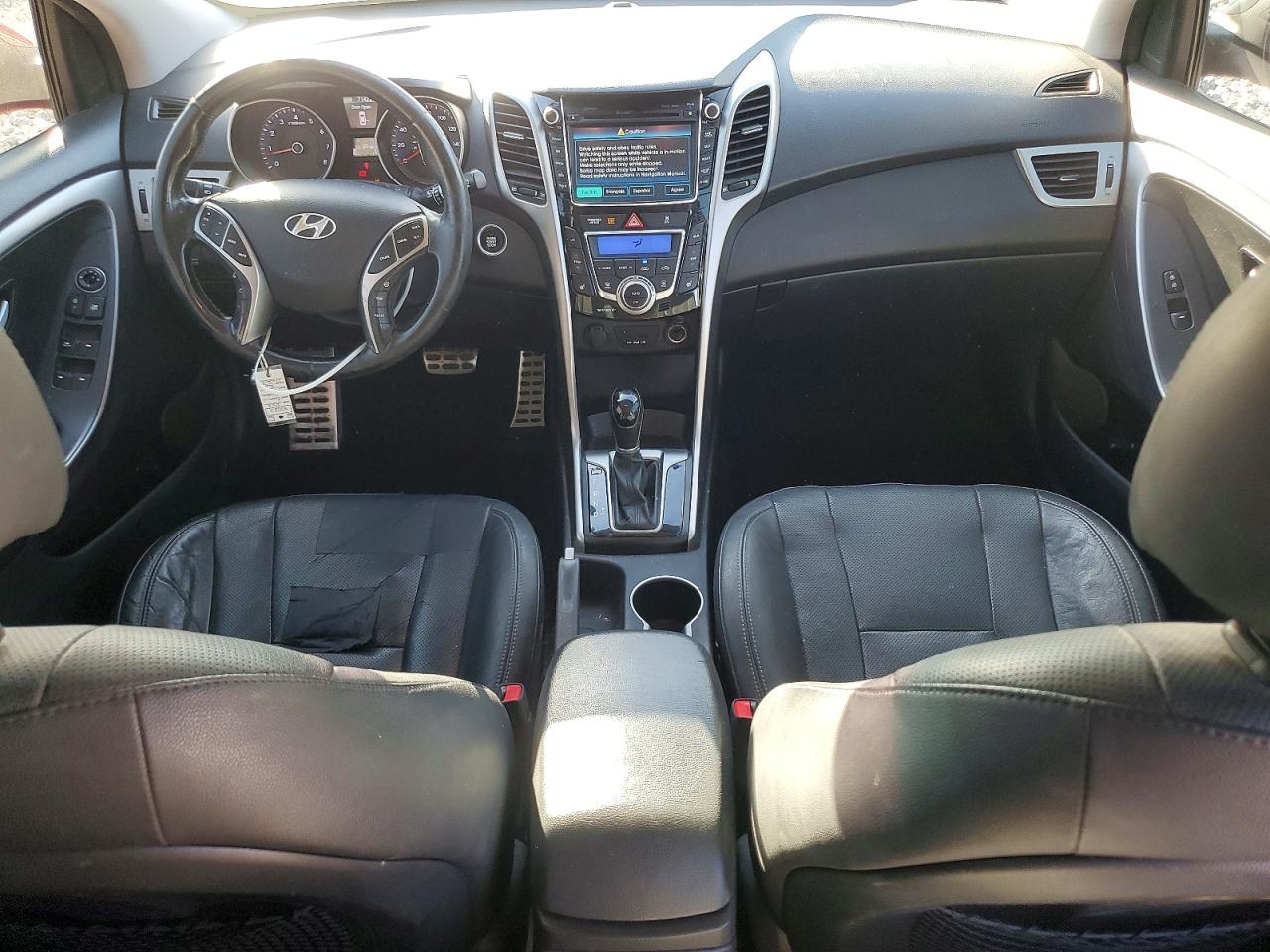 Hyundai ELANTRA Base