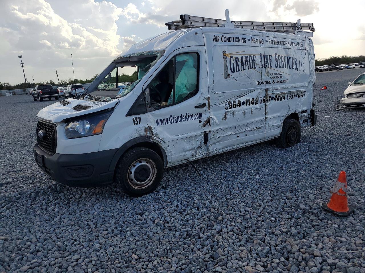 Salvage Ford Transit Image