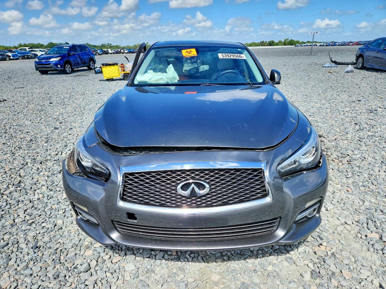 INFINITI Q50 Premium