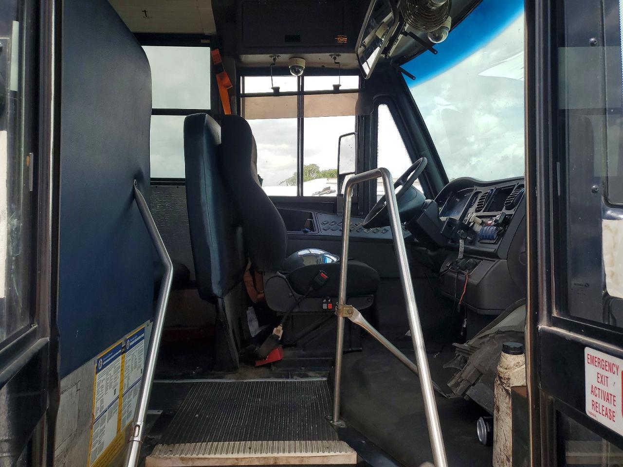 Freightliner Chassis B2b