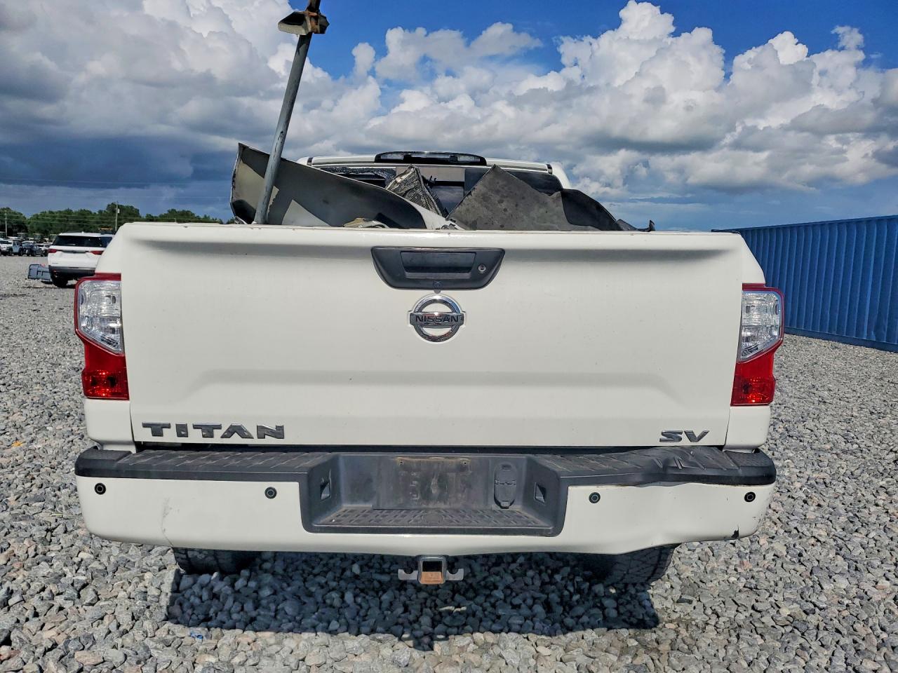 Nissan Titan Sv