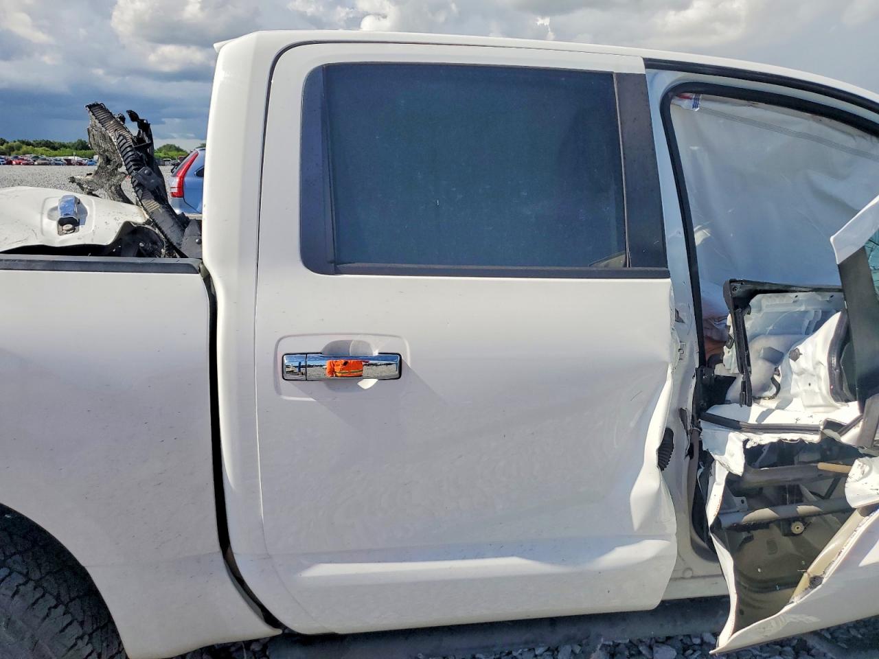 Nissan Titan Sv