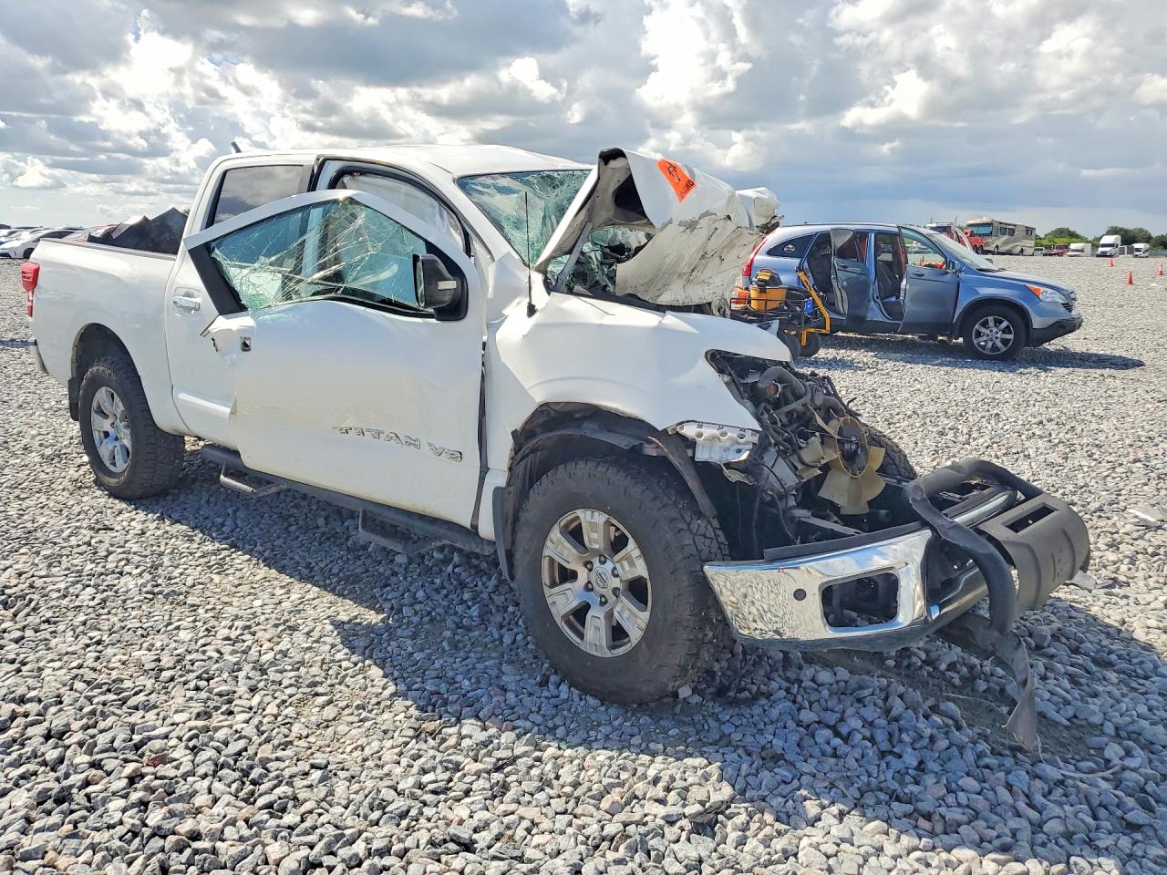 Nissan Titan Sv
