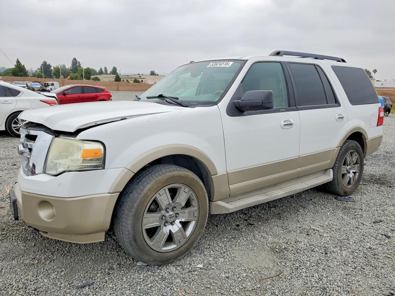 Salvage Ford Expedition Image