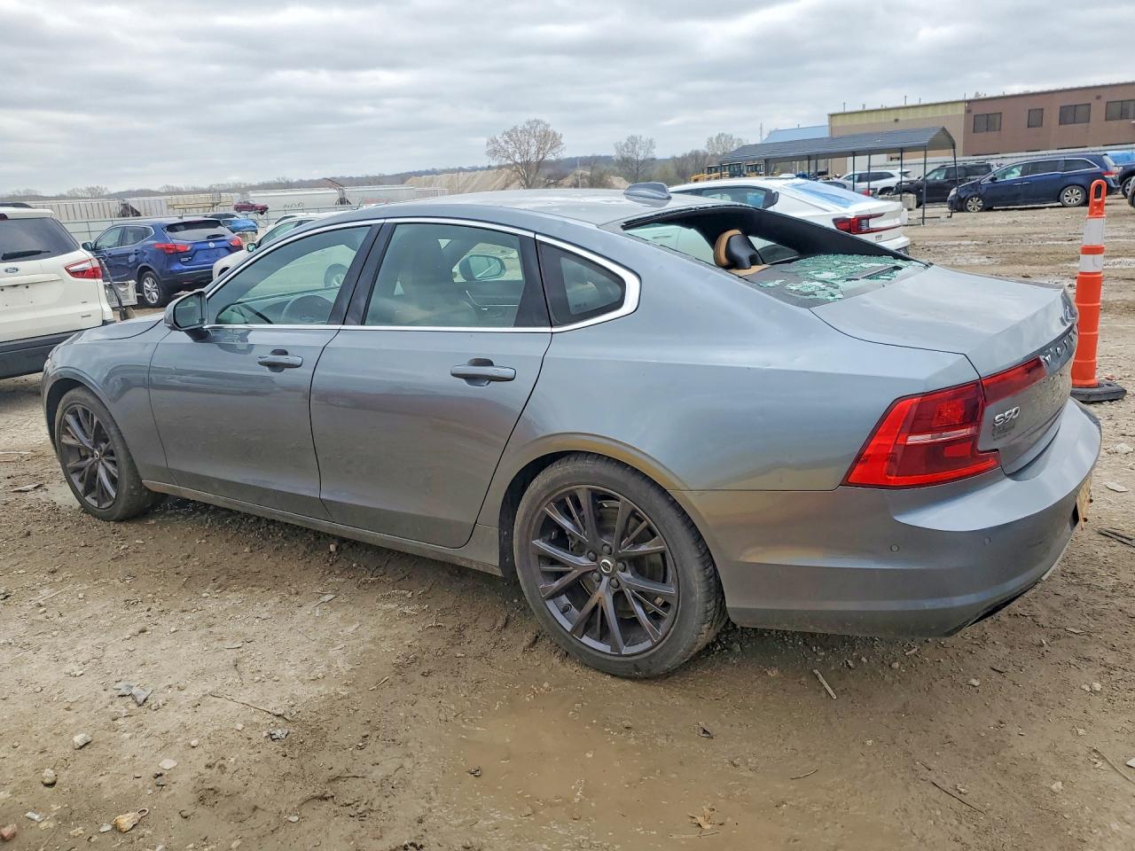 Volvo S90 T6 Momentum