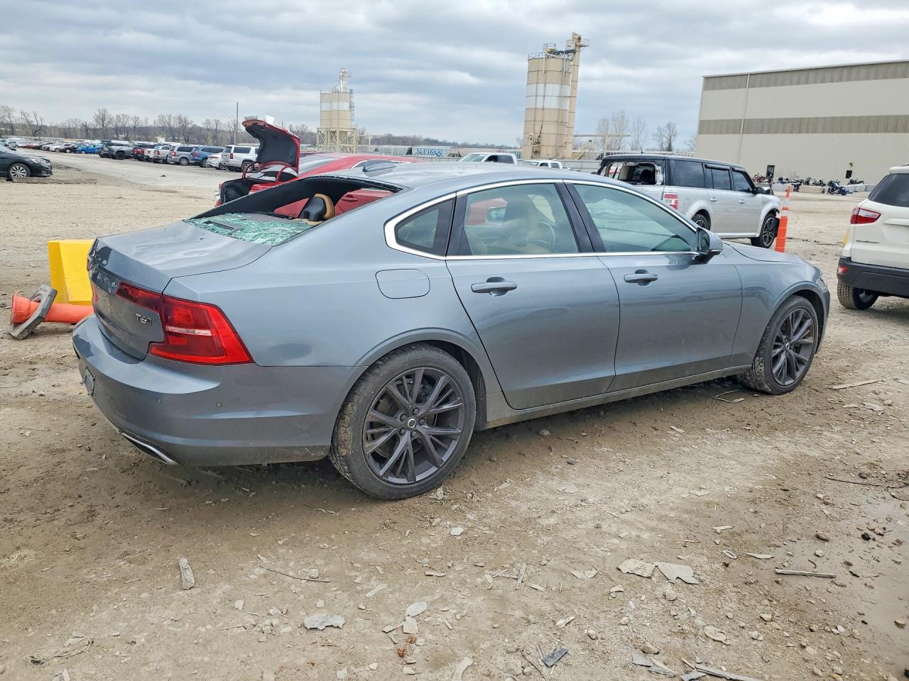 Volvo S90 T6 Momentum