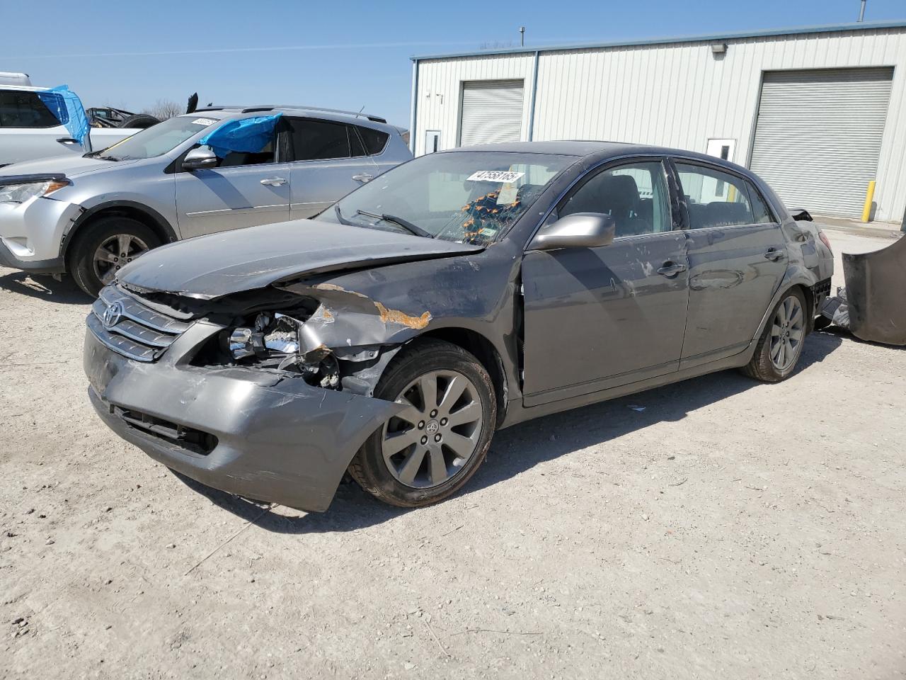Salvage Toyota Avalon Image