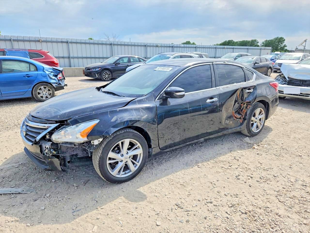 Salvage Nissan Altima Image