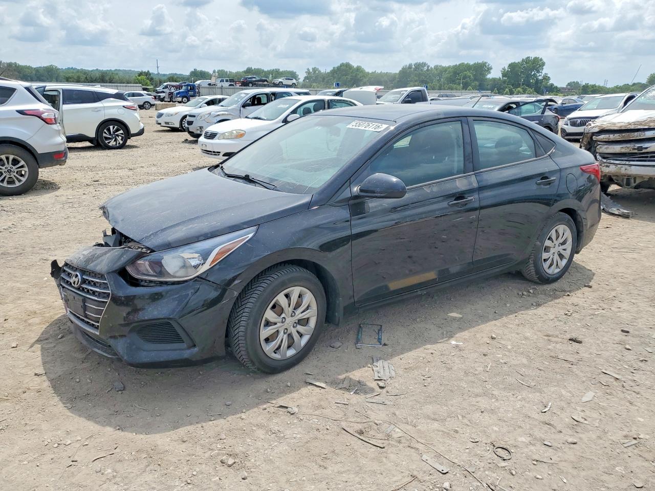 Salvage Hyundai ACCENT Image
