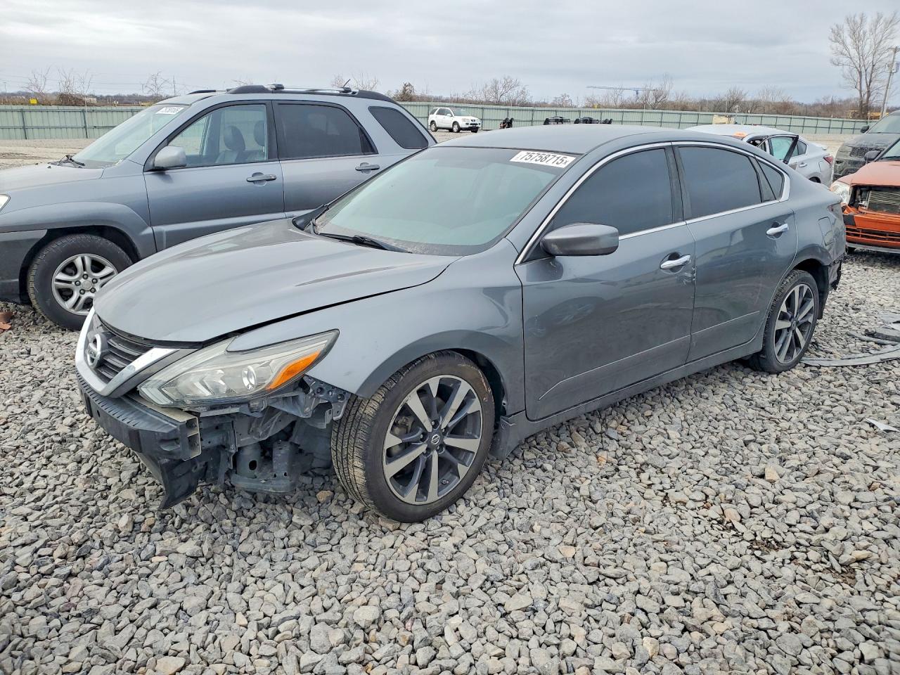 Salvage Nissan Altima Image
