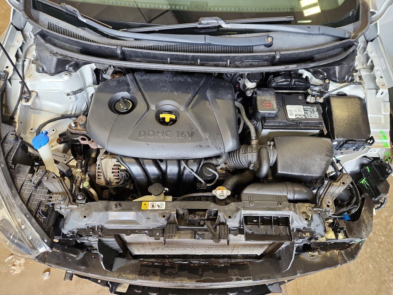 Hyundai ELANTRA Base