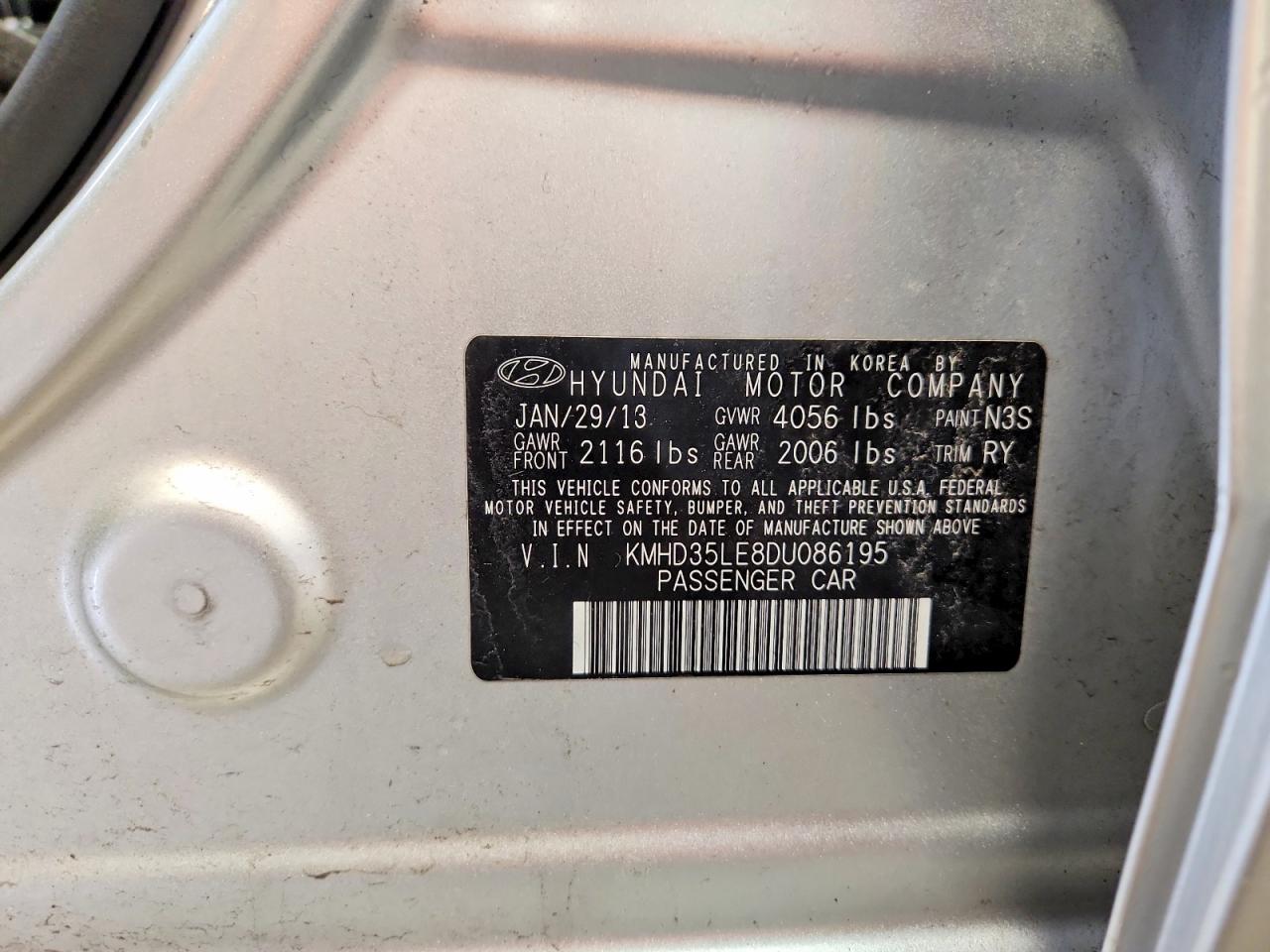 Hyundai ELANTRA Base