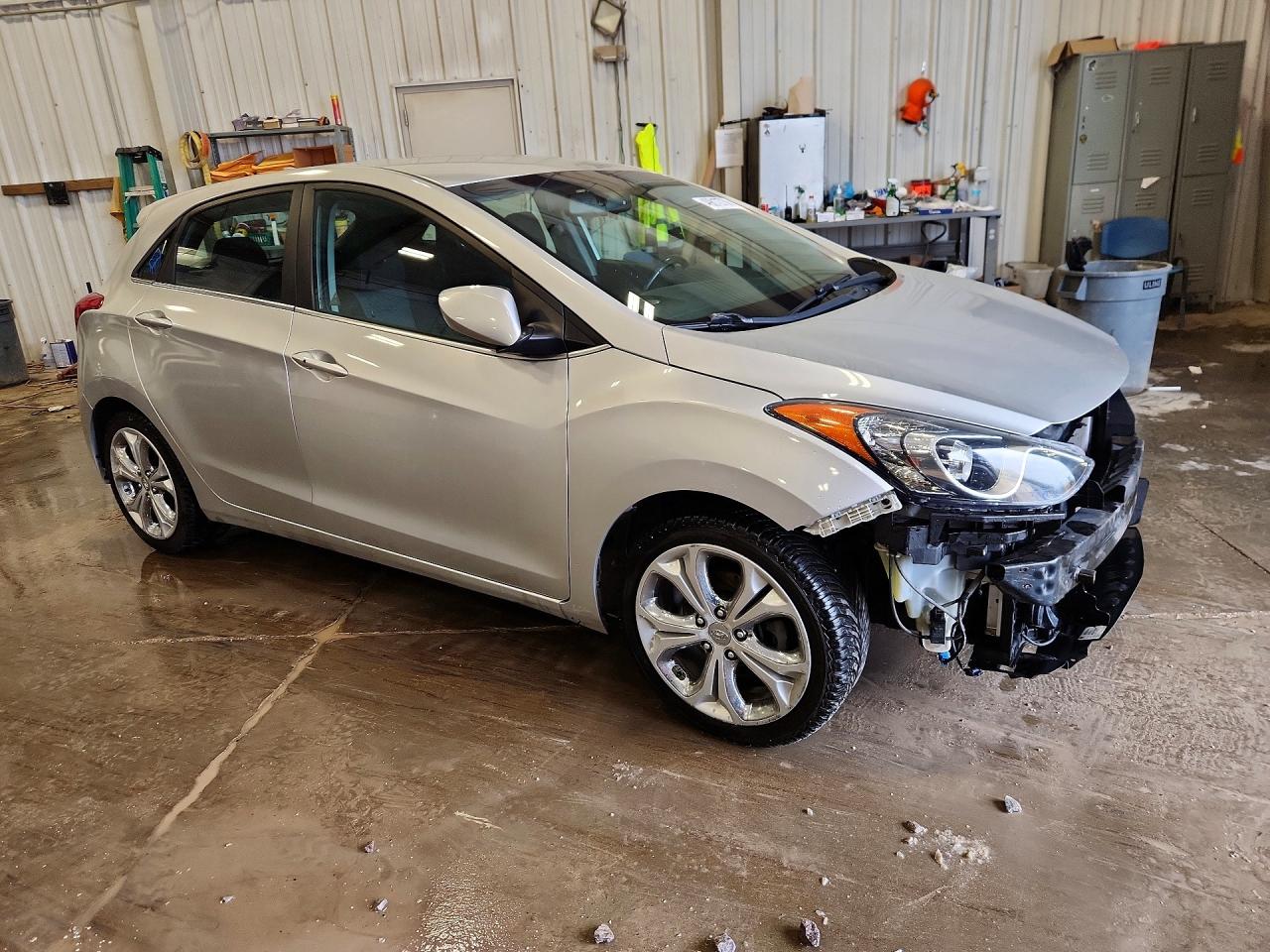 Hyundai ELANTRA Base
