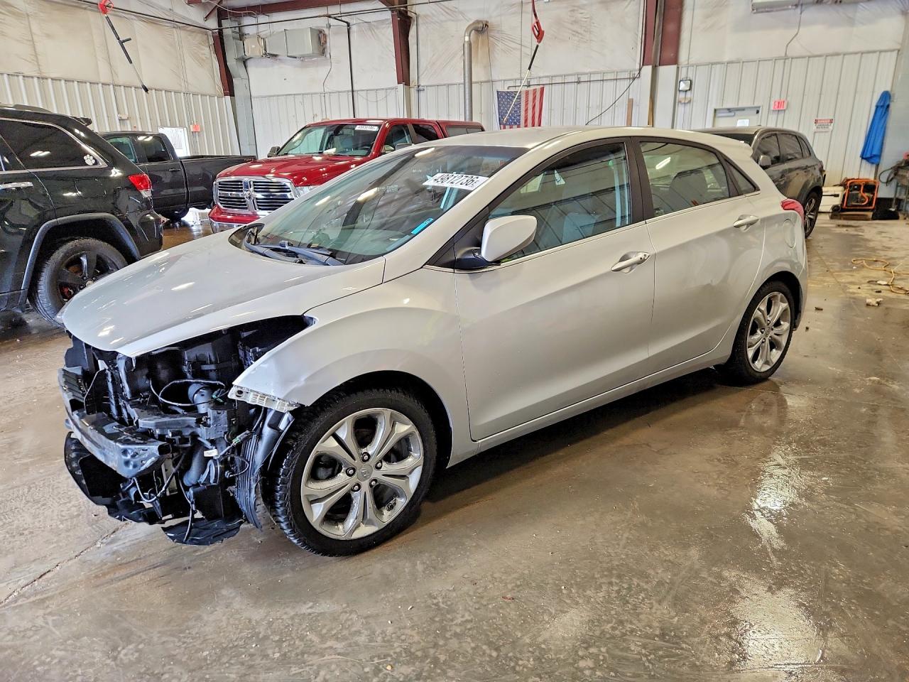 Salvage Hyundai ELANTRA Image
