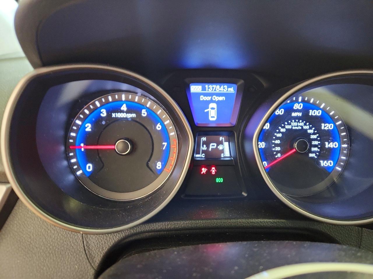 Hyundai ELANTRA Base