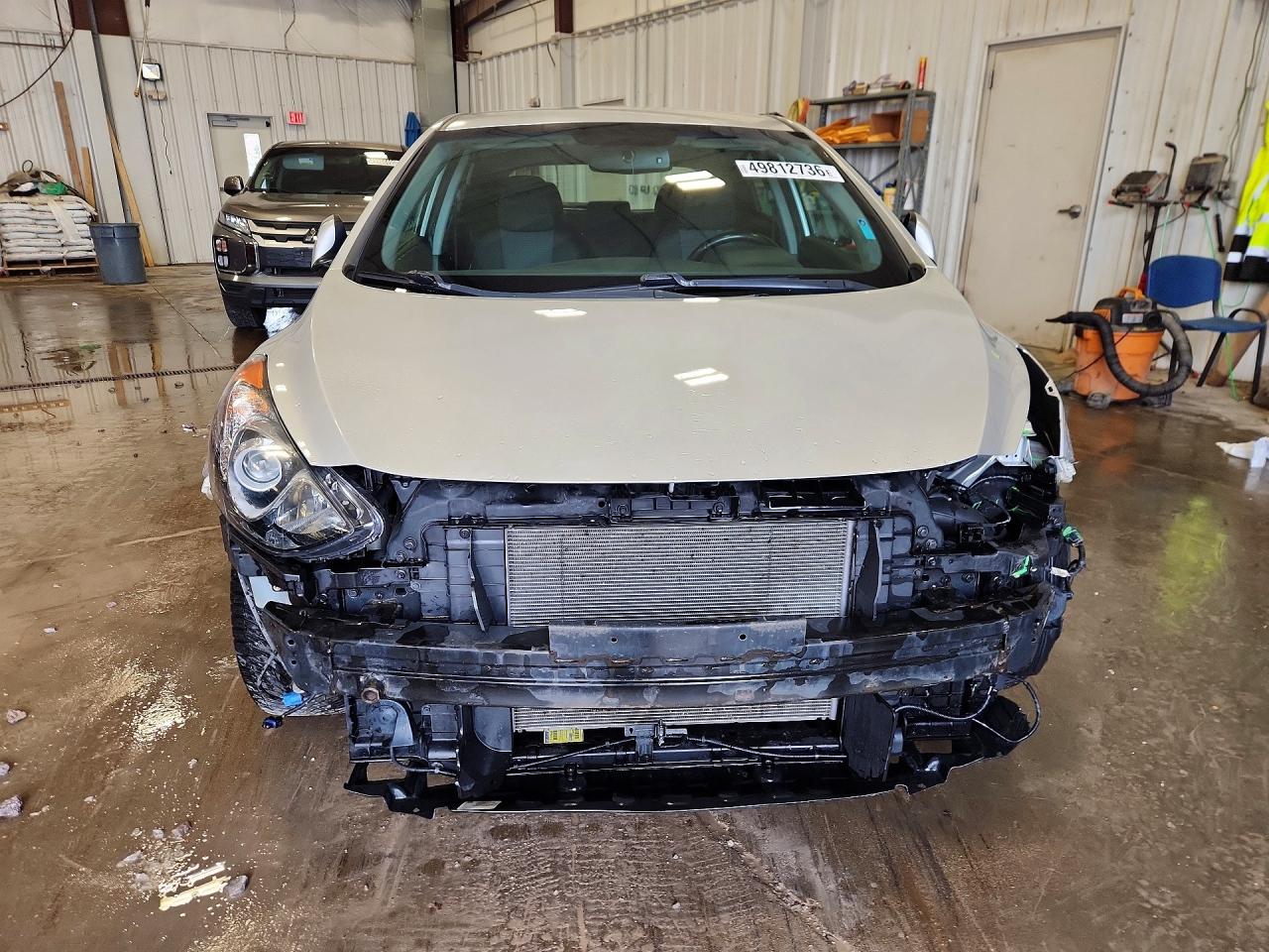 Hyundai ELANTRA Base