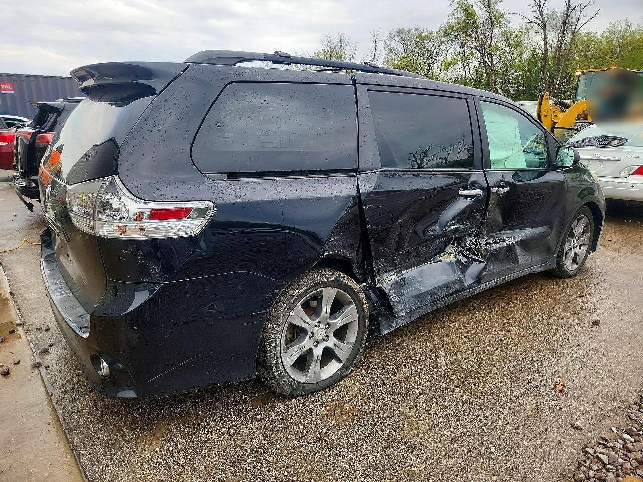 Toyota Sienna Sport
