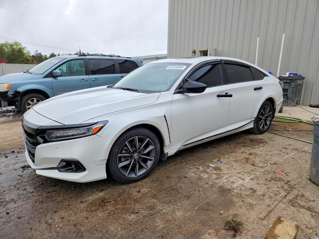 Salvage Honda Accord Image