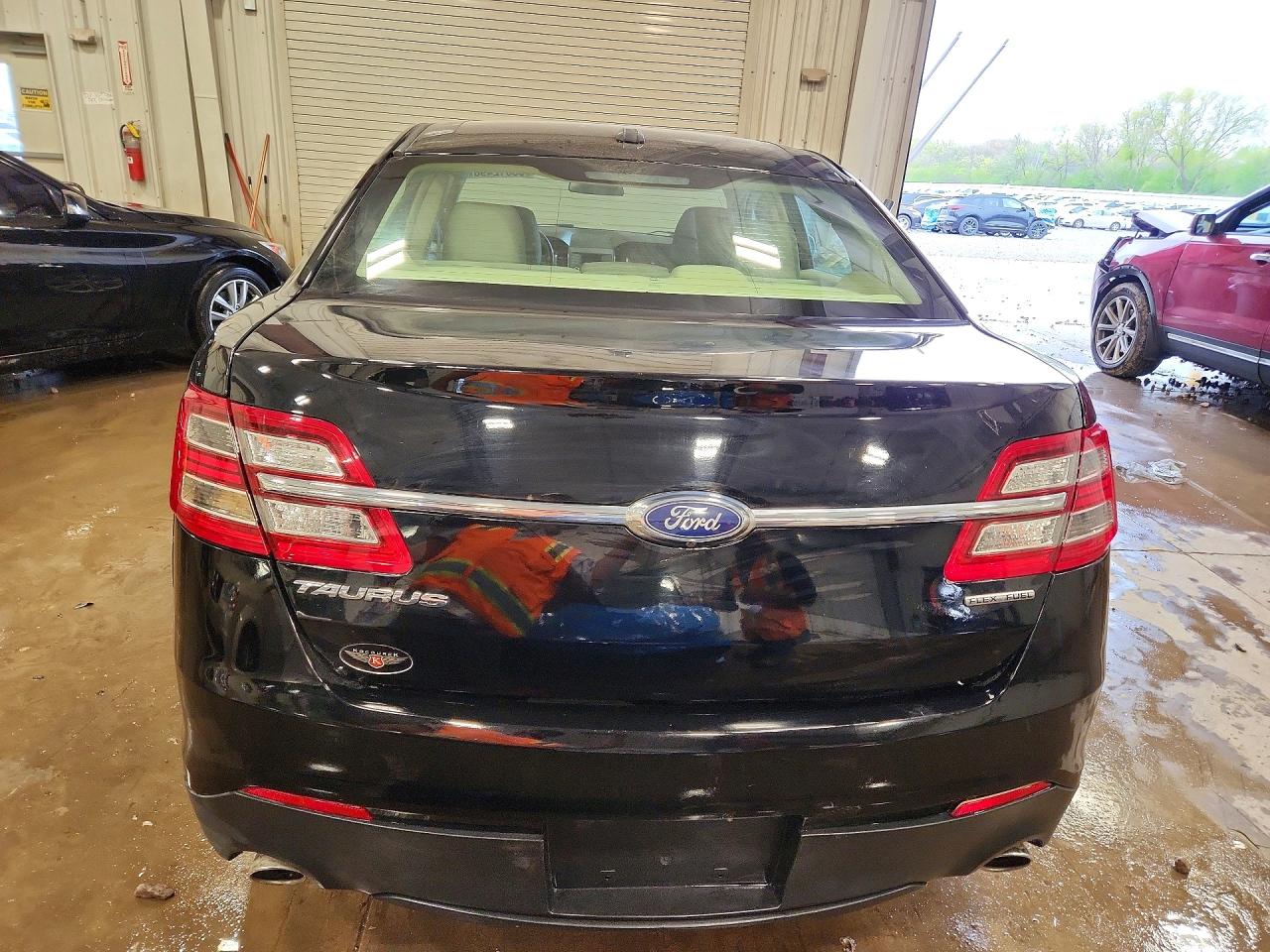 Ford Taurus Se