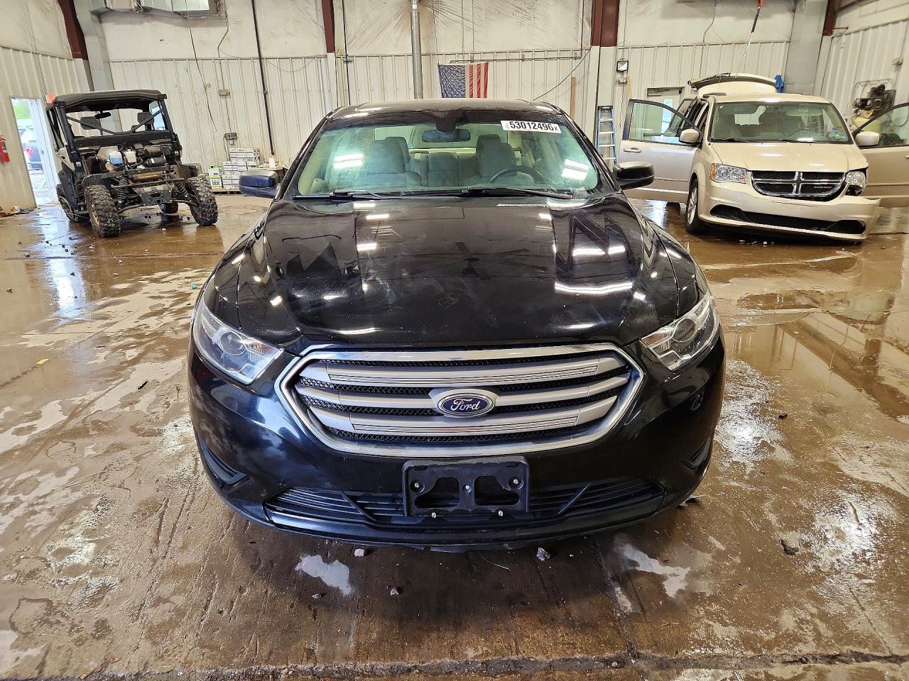 Ford Taurus Se