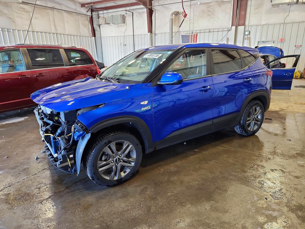 Salvage Kia Seltos Image