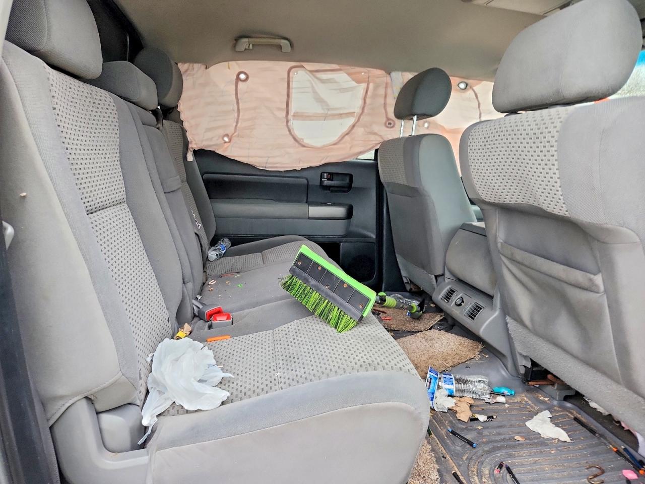 Toyota Tundra Crewmax Sr5