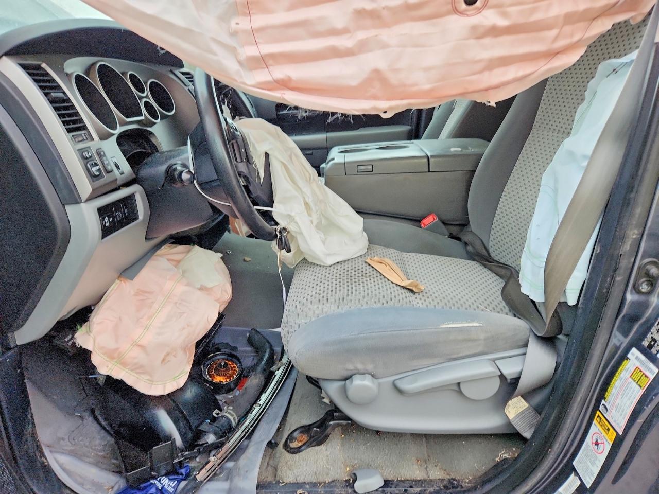 Toyota Tundra Crewmax Sr5