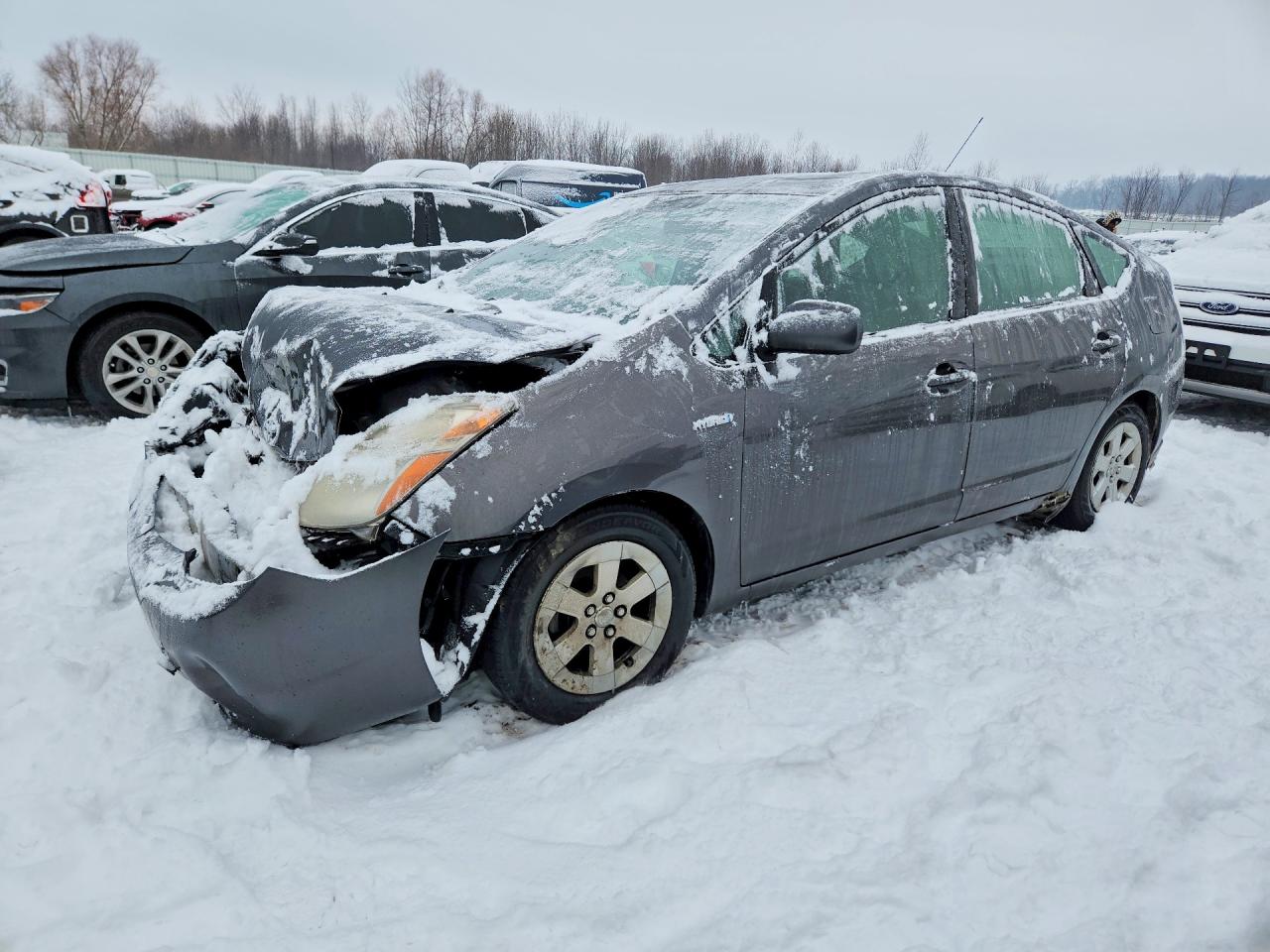 Salvage Toyota Prius Image
