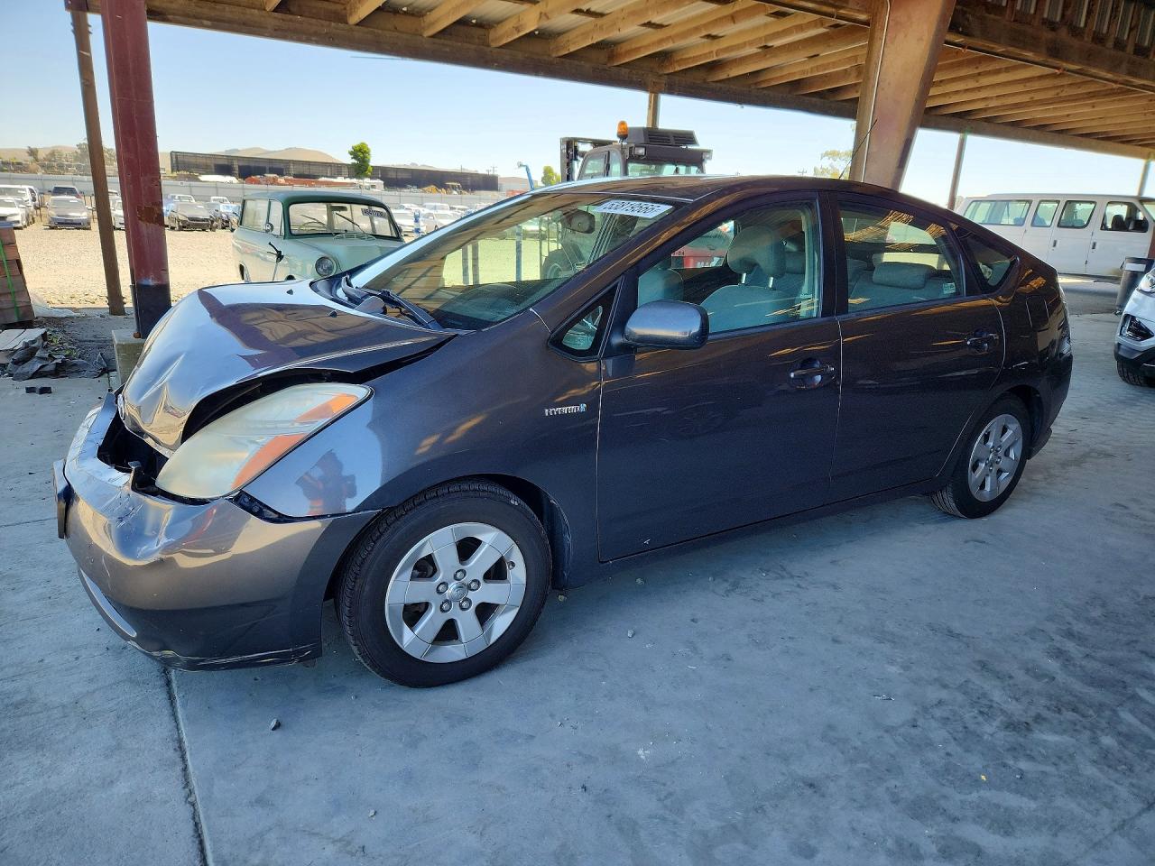 Salvage Toyota Prius Image