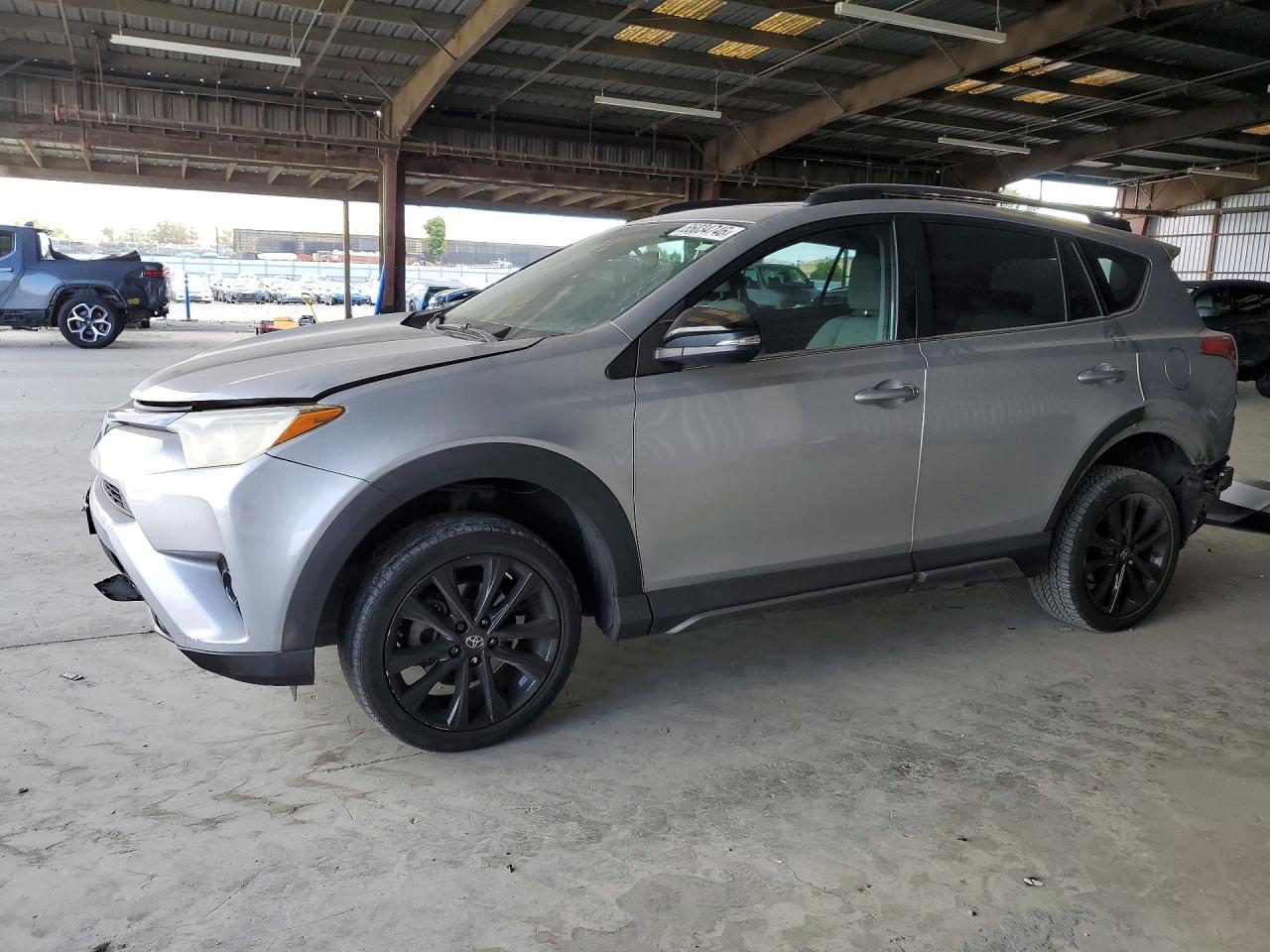 Salvage Toyota RAV4 Image