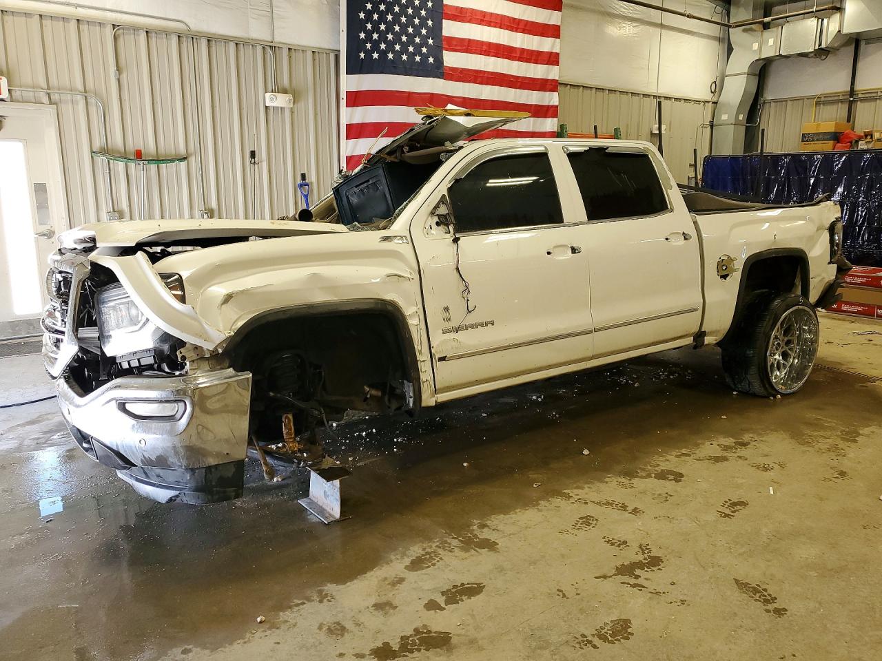Salvage GMC Sierra Image