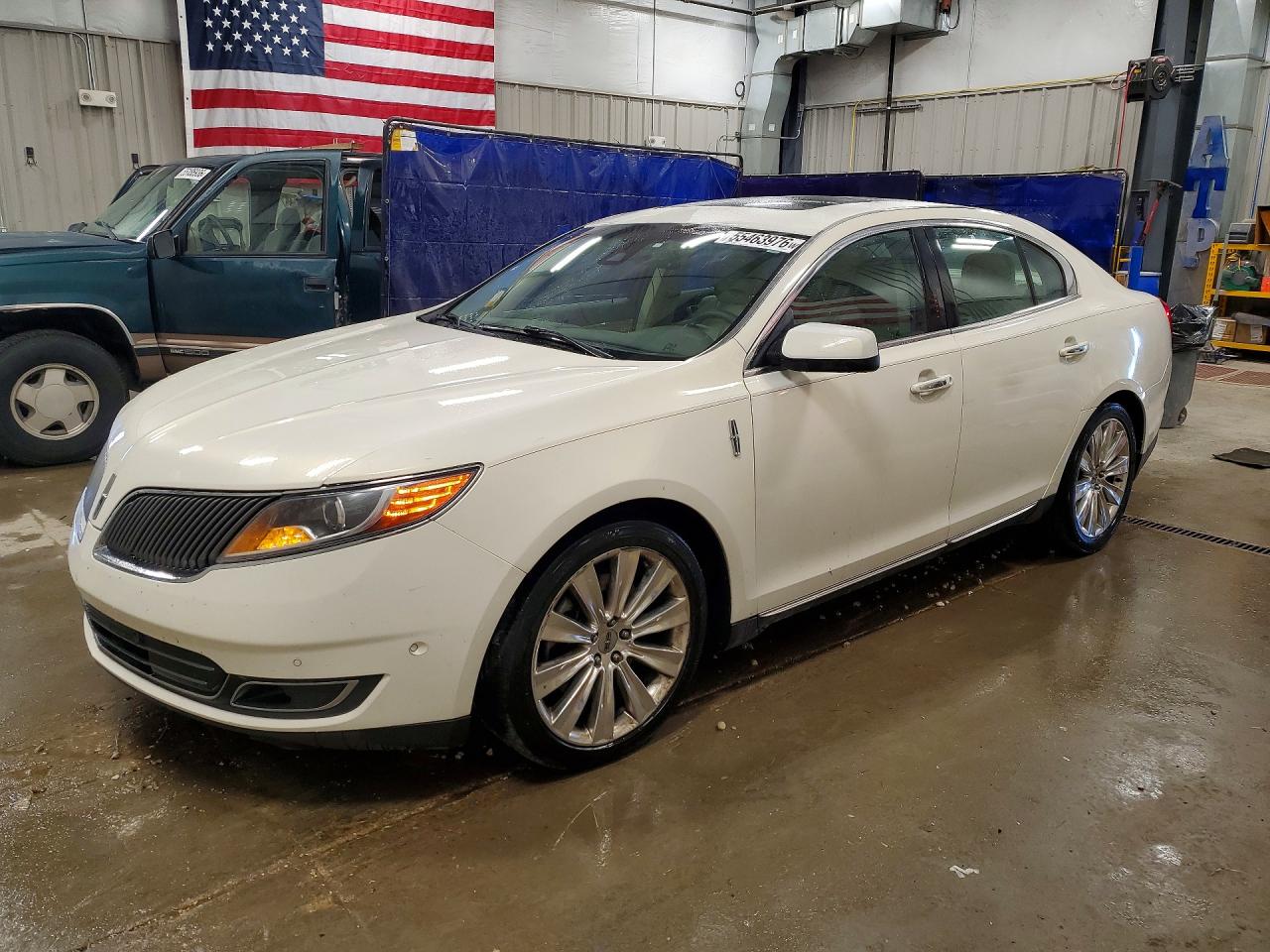 Salvage Lincoln MKS Image