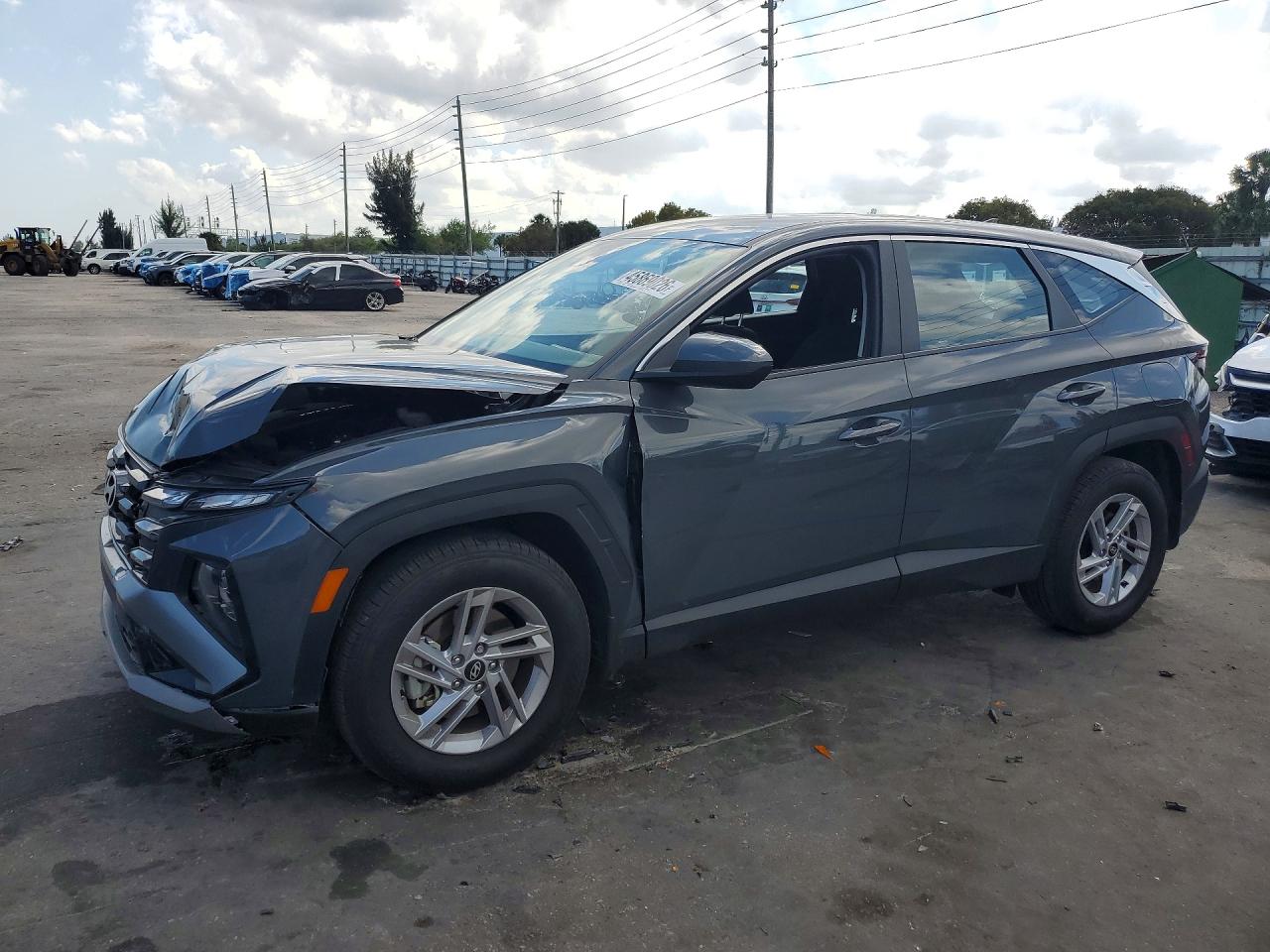 Salvage Hyundai TUCSON Image