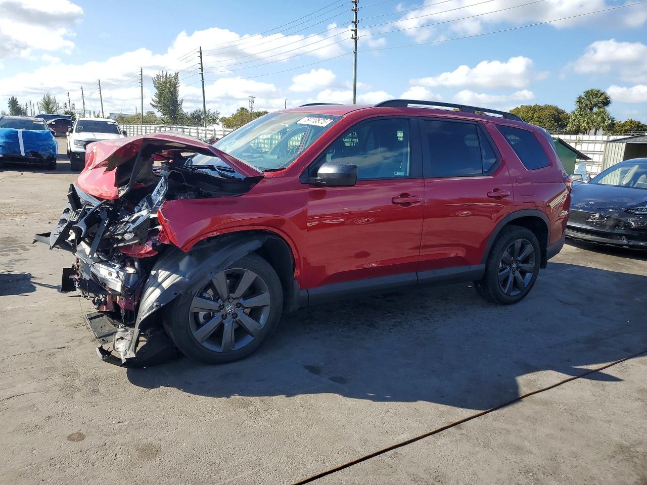 Salvage Honda Pilot Image
