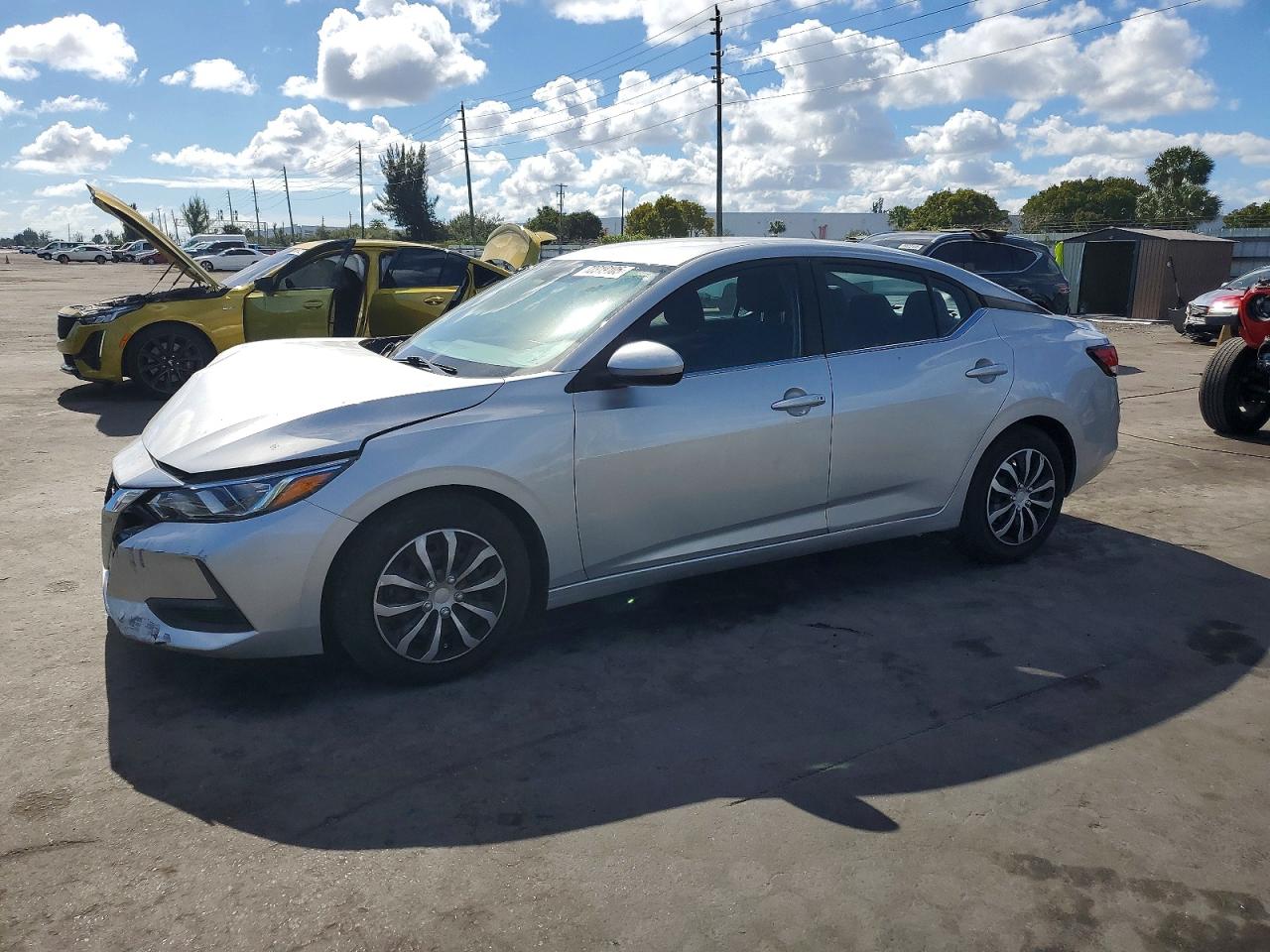 Salvage Nissan Sentra Image