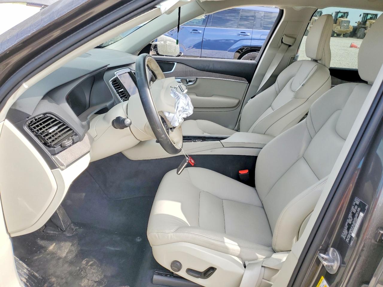 Volvo XC90 Plus