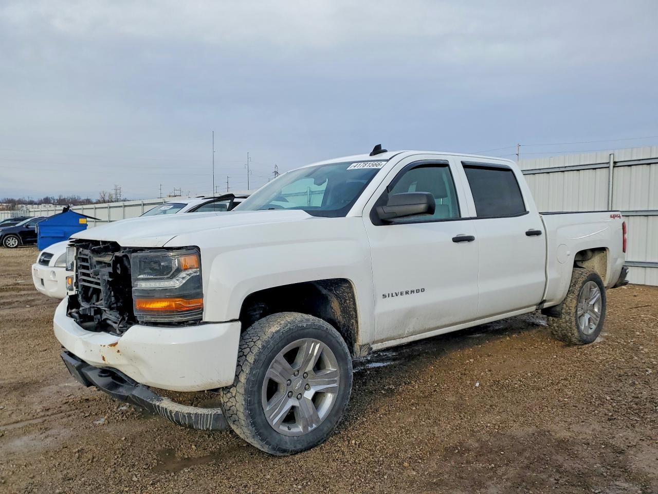 Salvage Chevrolet Silverado Image