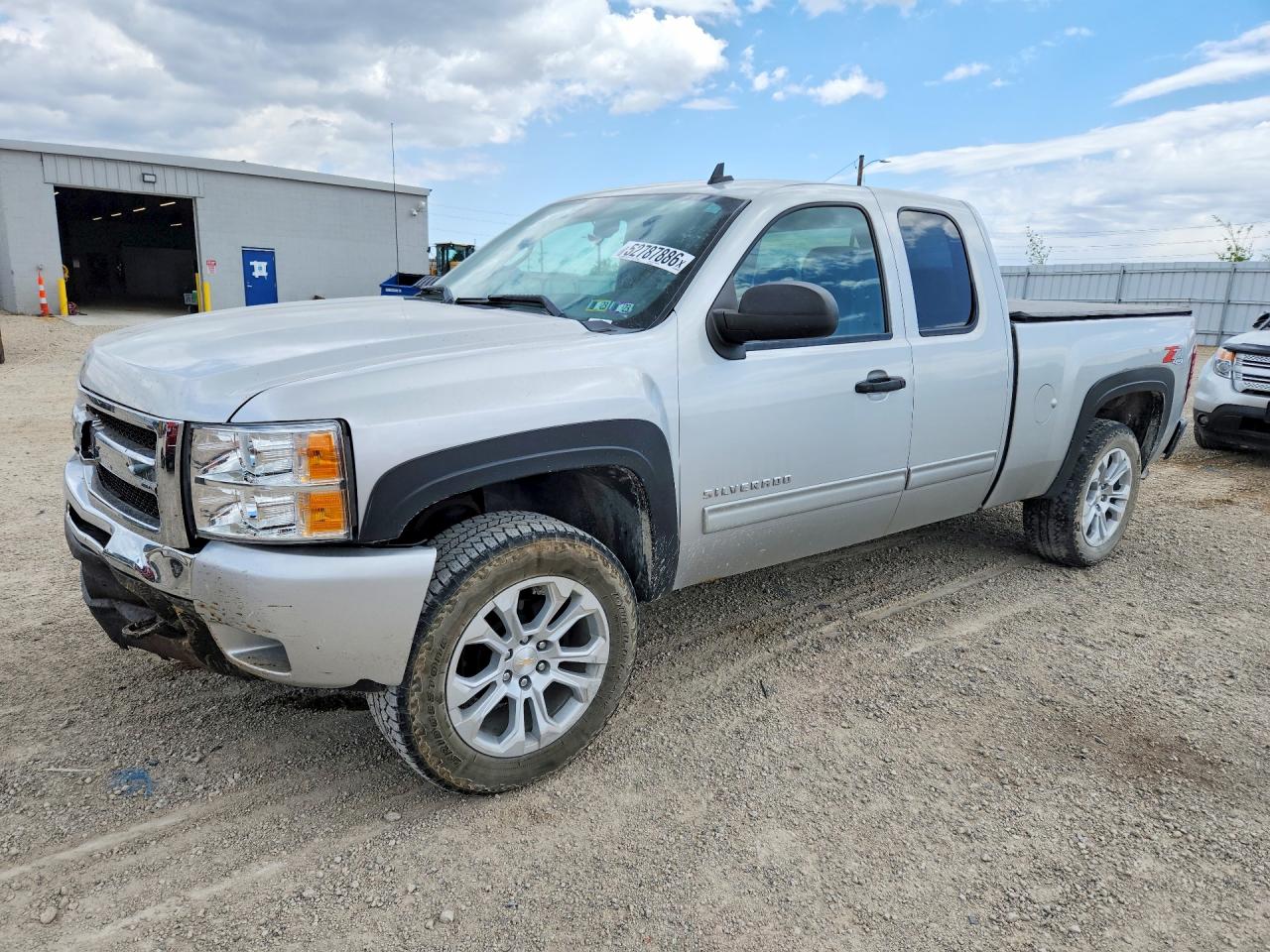 Salvage Chevrolet Silverado Image