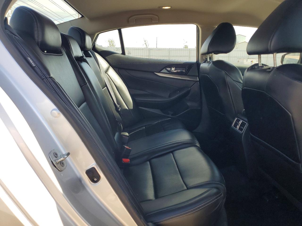 Nissan Maxima Sv