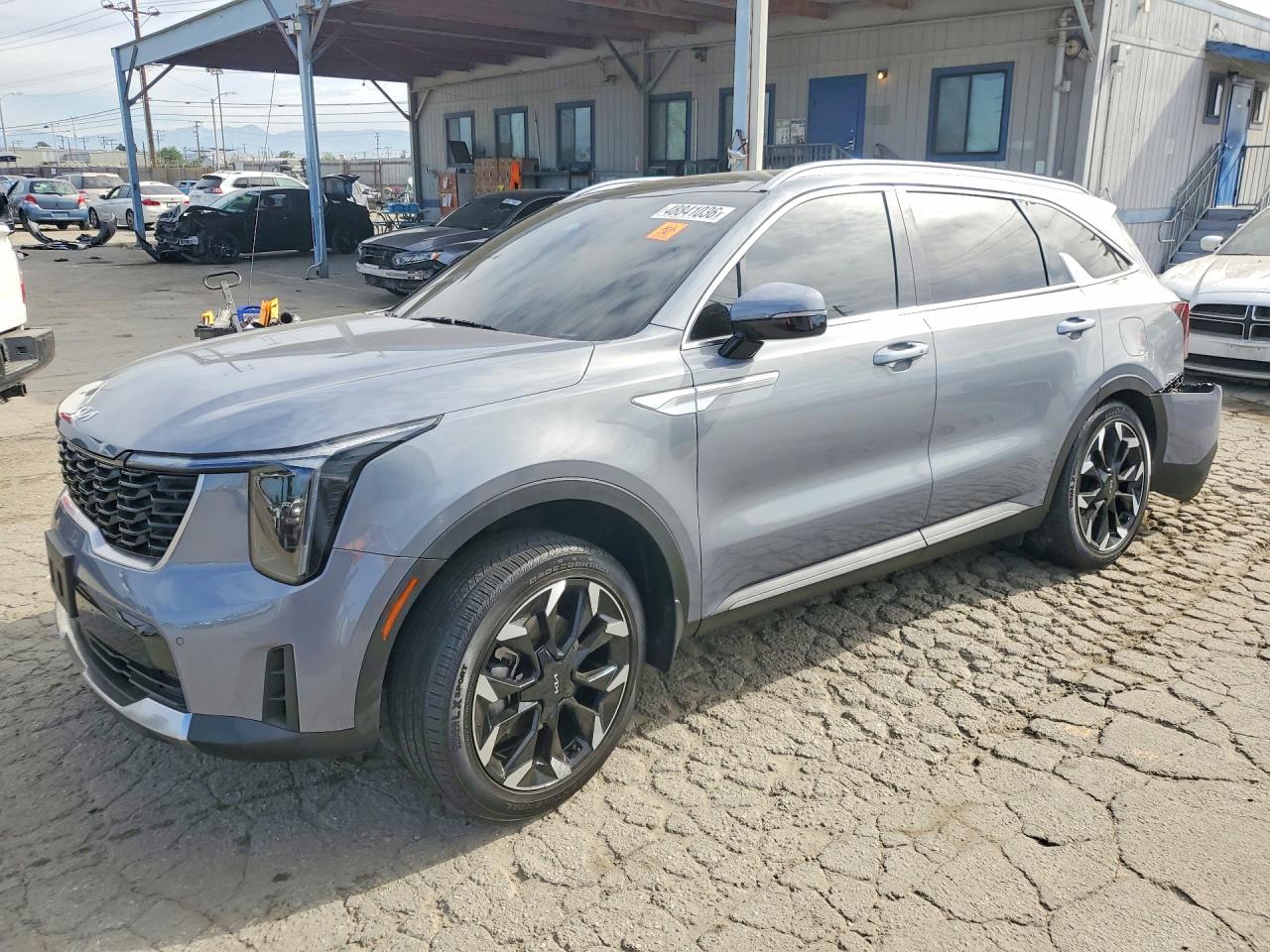 Salvage Kia Sorento Image