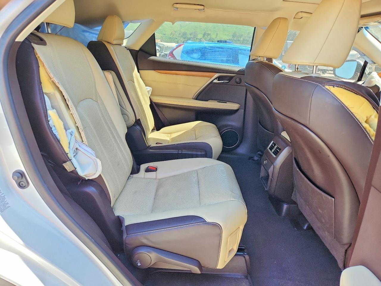 Lexus RX Base