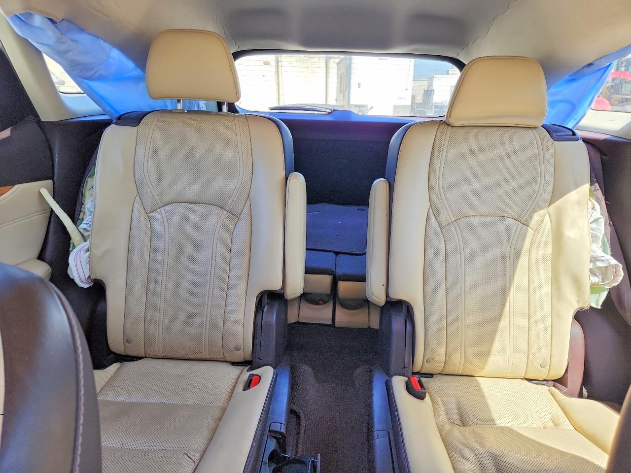 Lexus RX Base