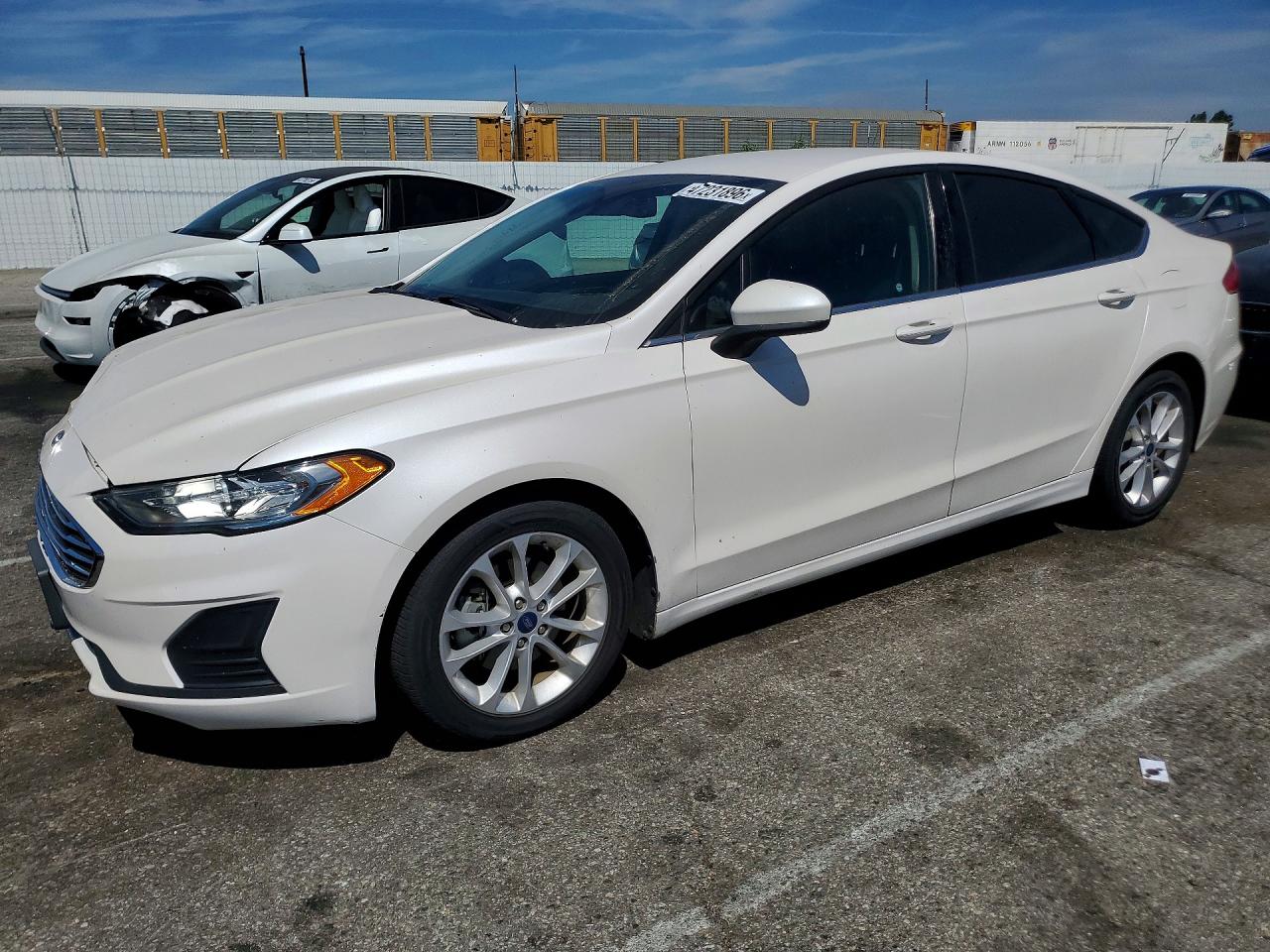 Salvage Ford Fusion Image