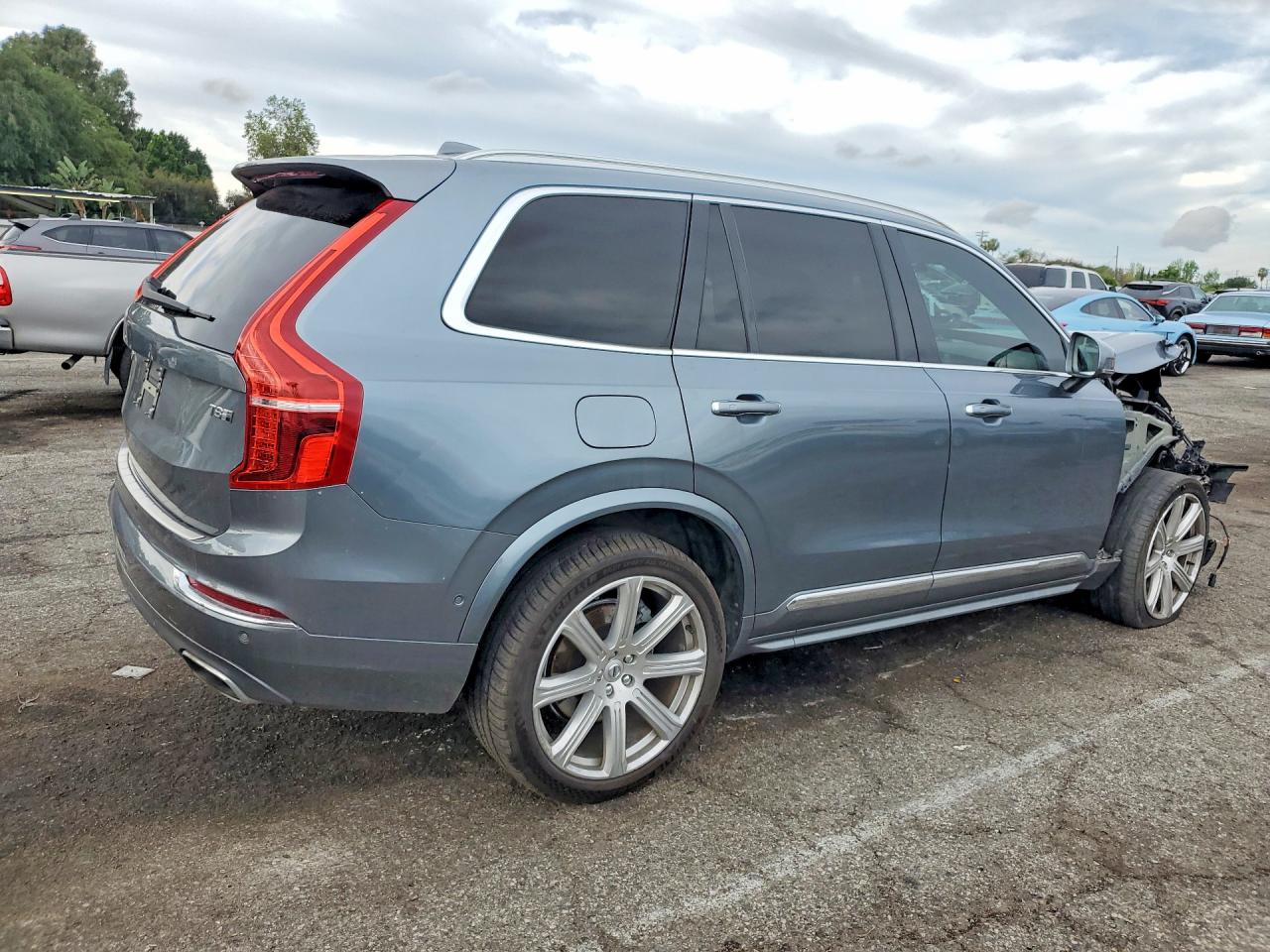 Volvo XC90 T8